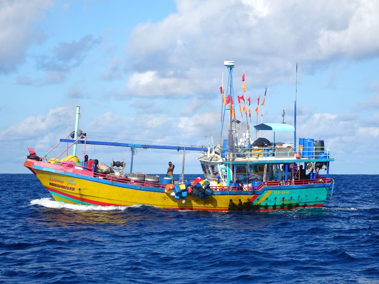 In October 2022, the Hasaranga Putha encountered a catamaran called the Begonia on the southern edge of Saya de Malha, and asked the Americans on board for help.